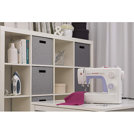 Singer Sewing Machine Simple 3232 Number of stitches 32 Number of buttonholes 1 White - 2