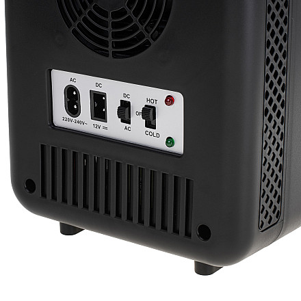 Adler | AD 8084 | Mini lodówka | Klasa efektywności energetycznej | Wolnostojąca | Larder | Wysokość 27 cm | Pojemność netto lodówki 4 L | dB | Czarny - 6